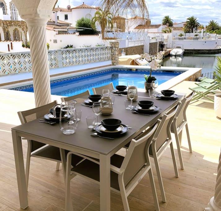 Casa Serenity Au Canal Avec Piscine Et Amarre *