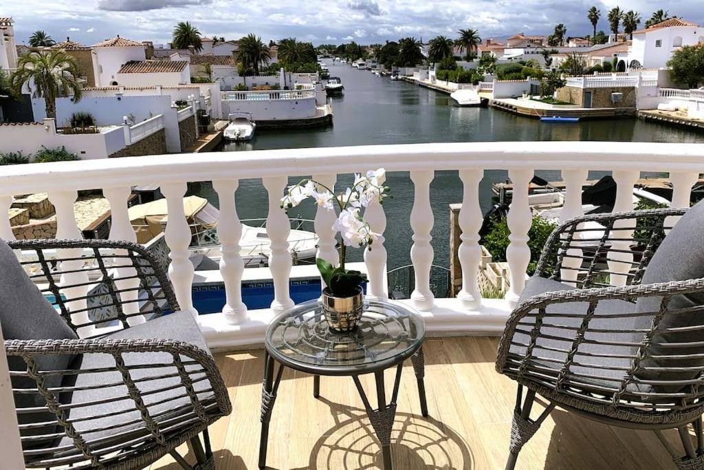 Villa Casa Serenity Au Canal Avec Piscine Et Amarre